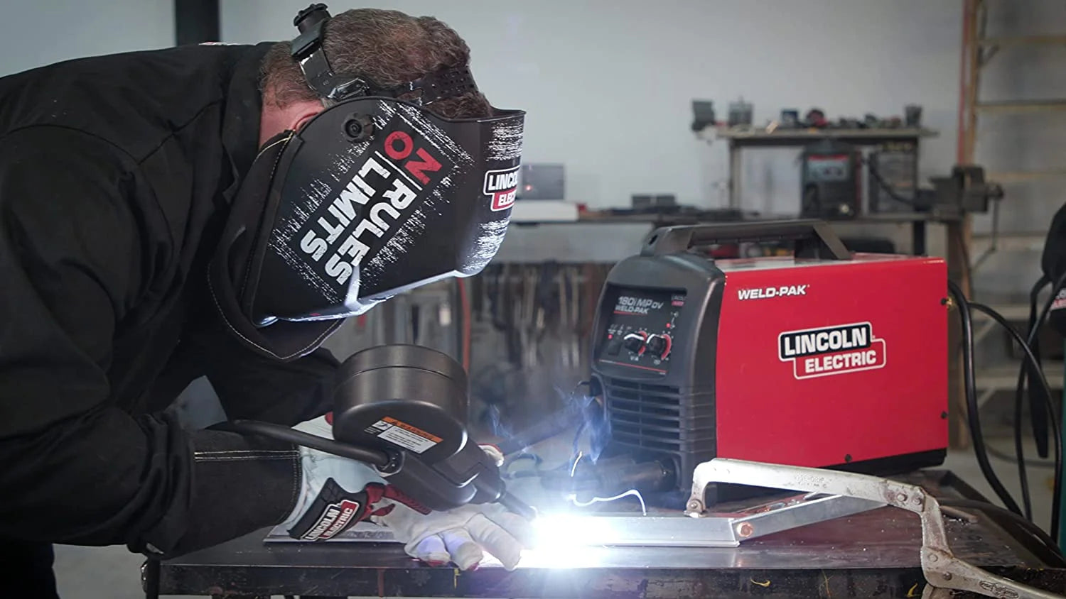 Lincoln Electric Auto-Darkening Welding Helmet with Variable Shade Lens No. 7-13 (1.73 X 3.82 In. Viewing Area) No Rules Limits Design